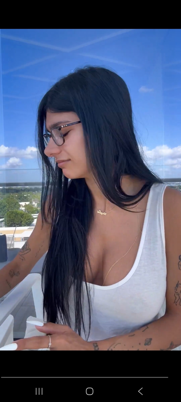 Mia Khalifa October sextape